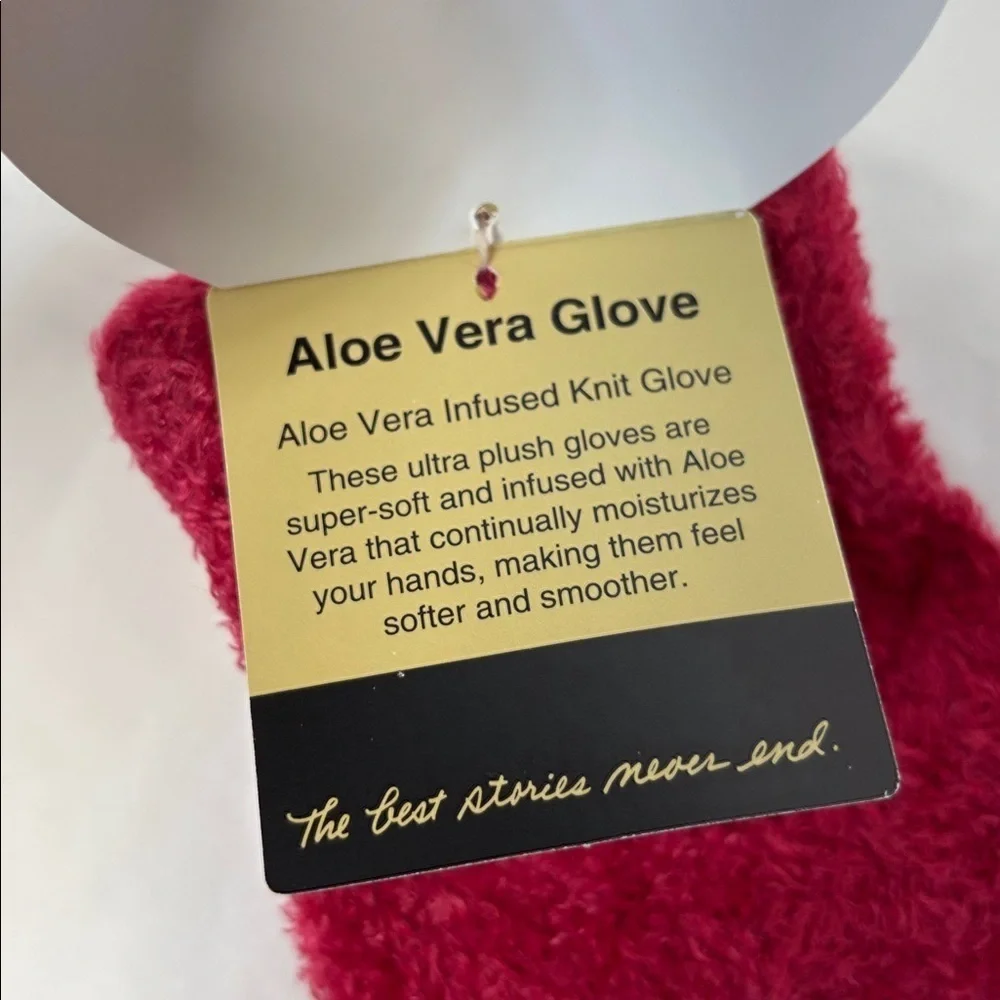 Woolrich  infused Aloe Vera moisturizing Red Gloves